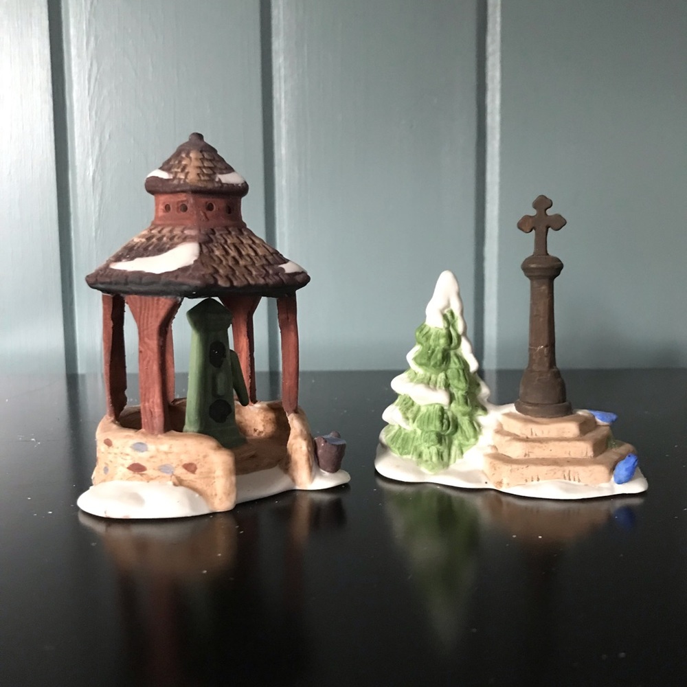 Department 56 Village Well and Holy Cross